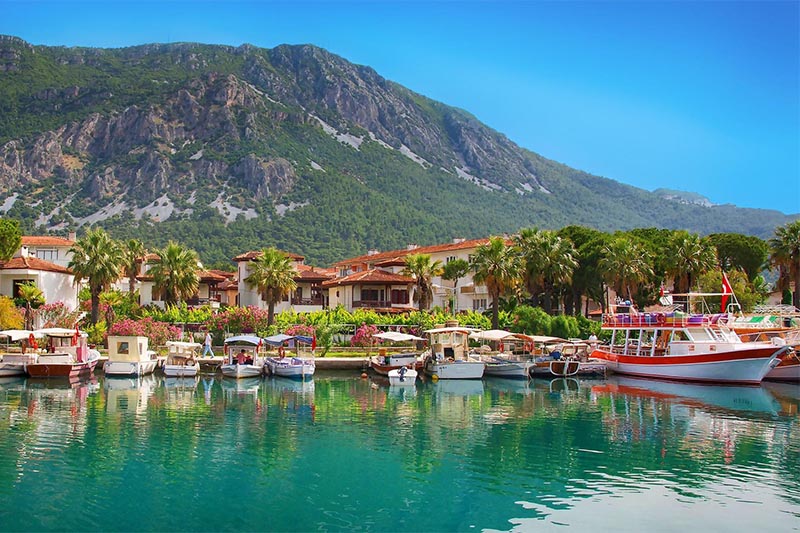 Kemer: šta videti i kako se stiže