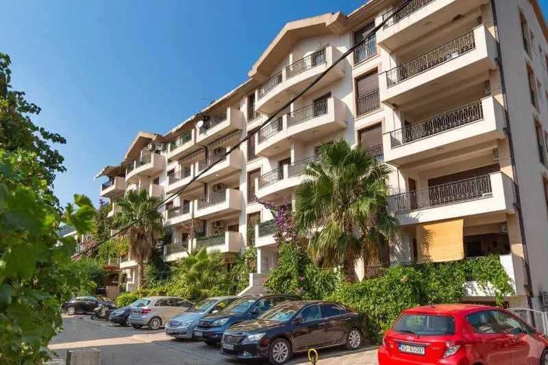Aparthotel Maini