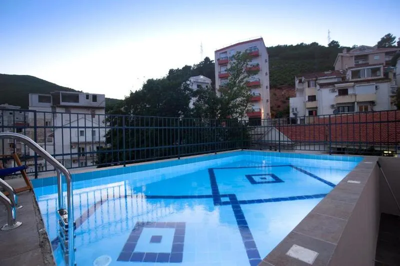 Hotel Twelve