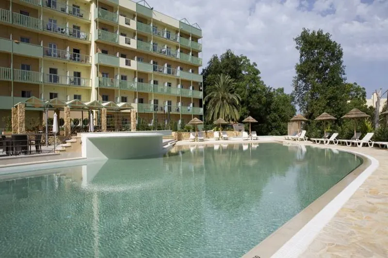 Hotel Ariti Grand