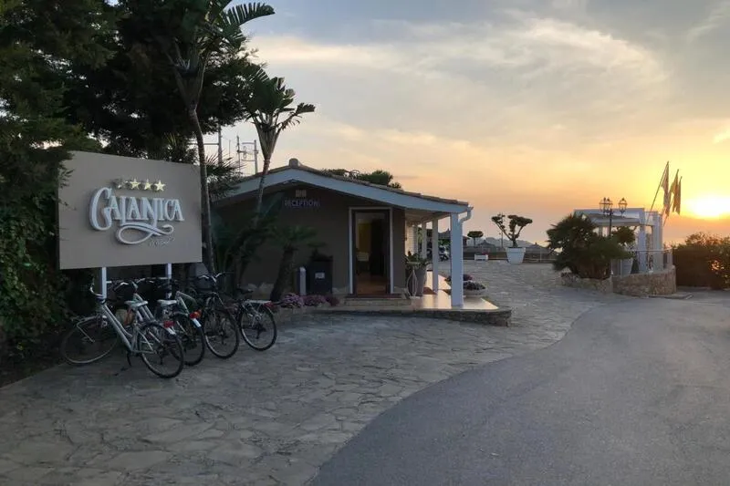 Hotel Calanica