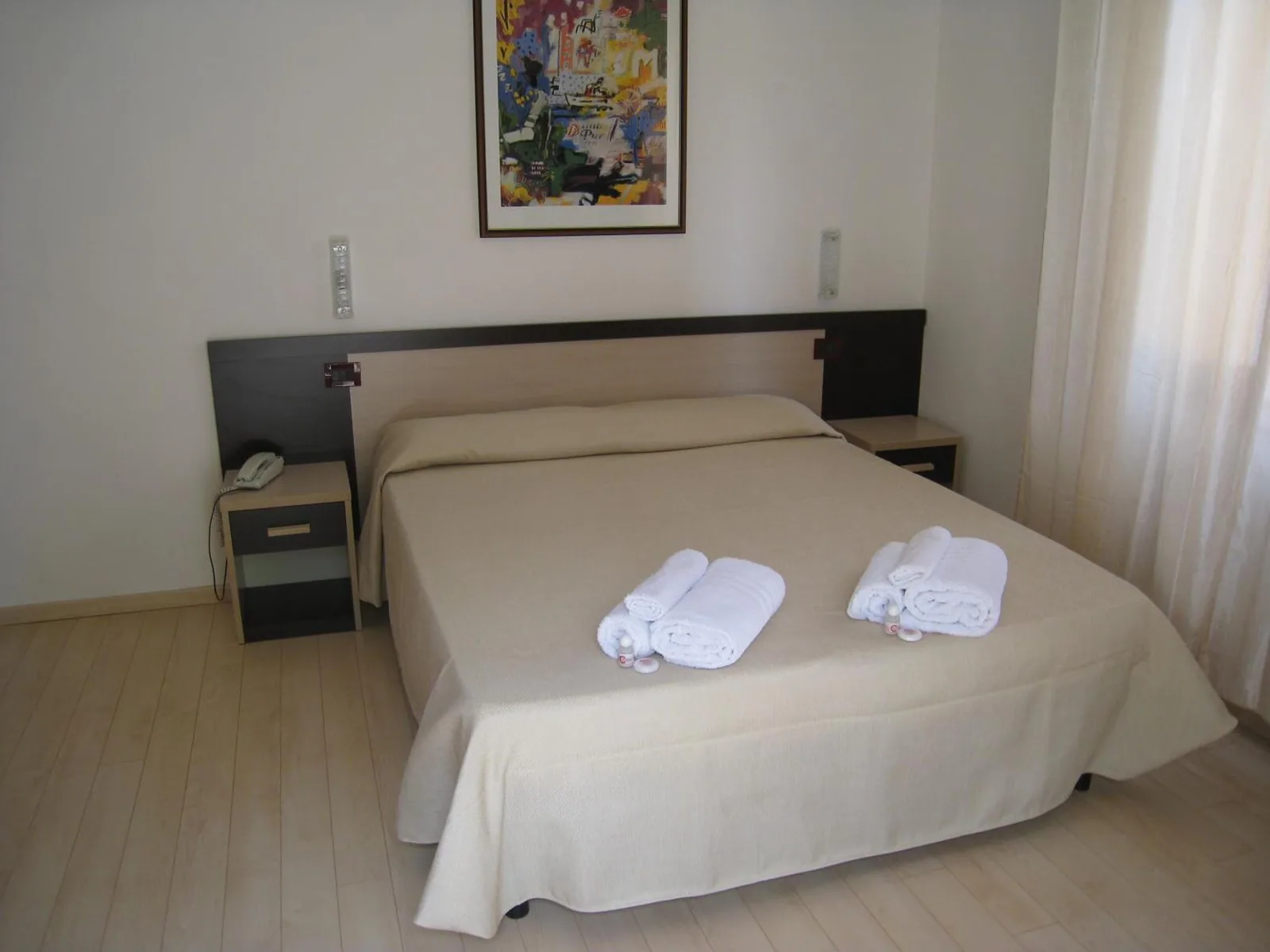 Soba sa krevetom i peškirima · Hotel Canasta, Viserba