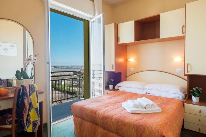 Crosal Hotel - slika 4