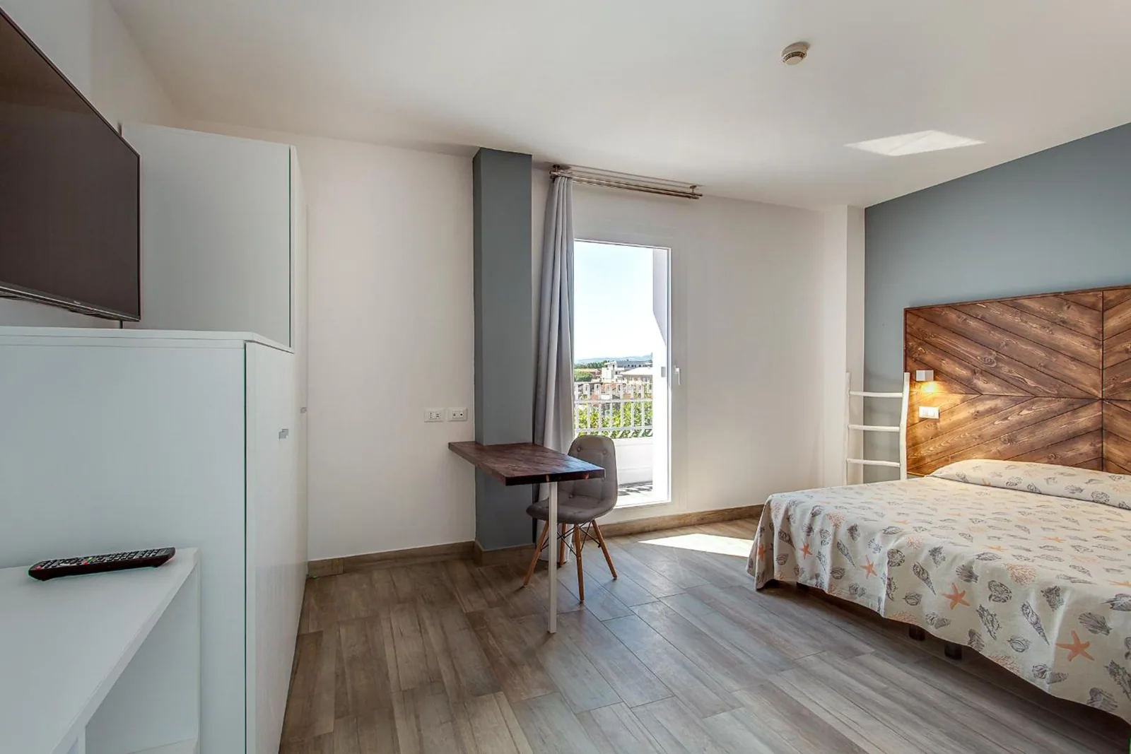 Soba sa krevetom i radnim stolom · Hotel Evo Boutique, Bellaria - Igea Marina