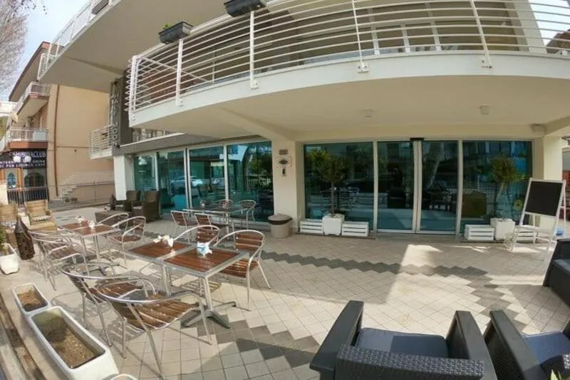 Hotel Half Moon