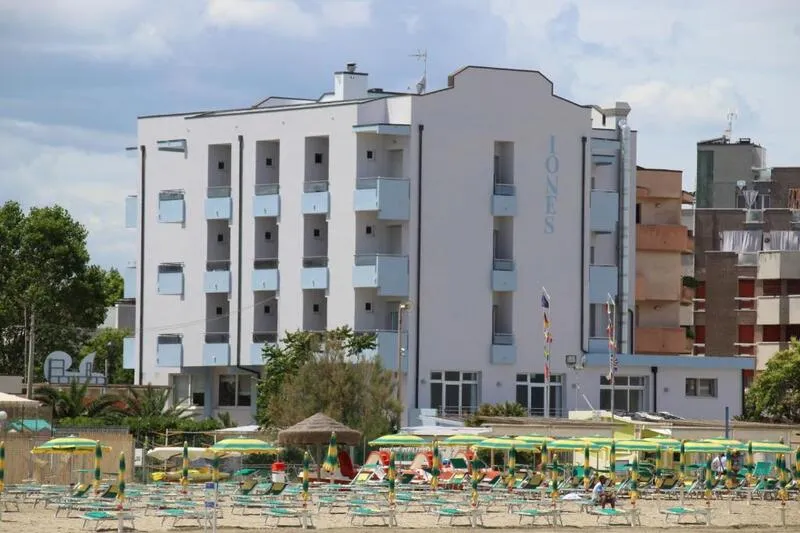 Hotel Iones