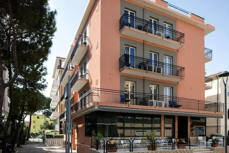 Hotel Scarlet