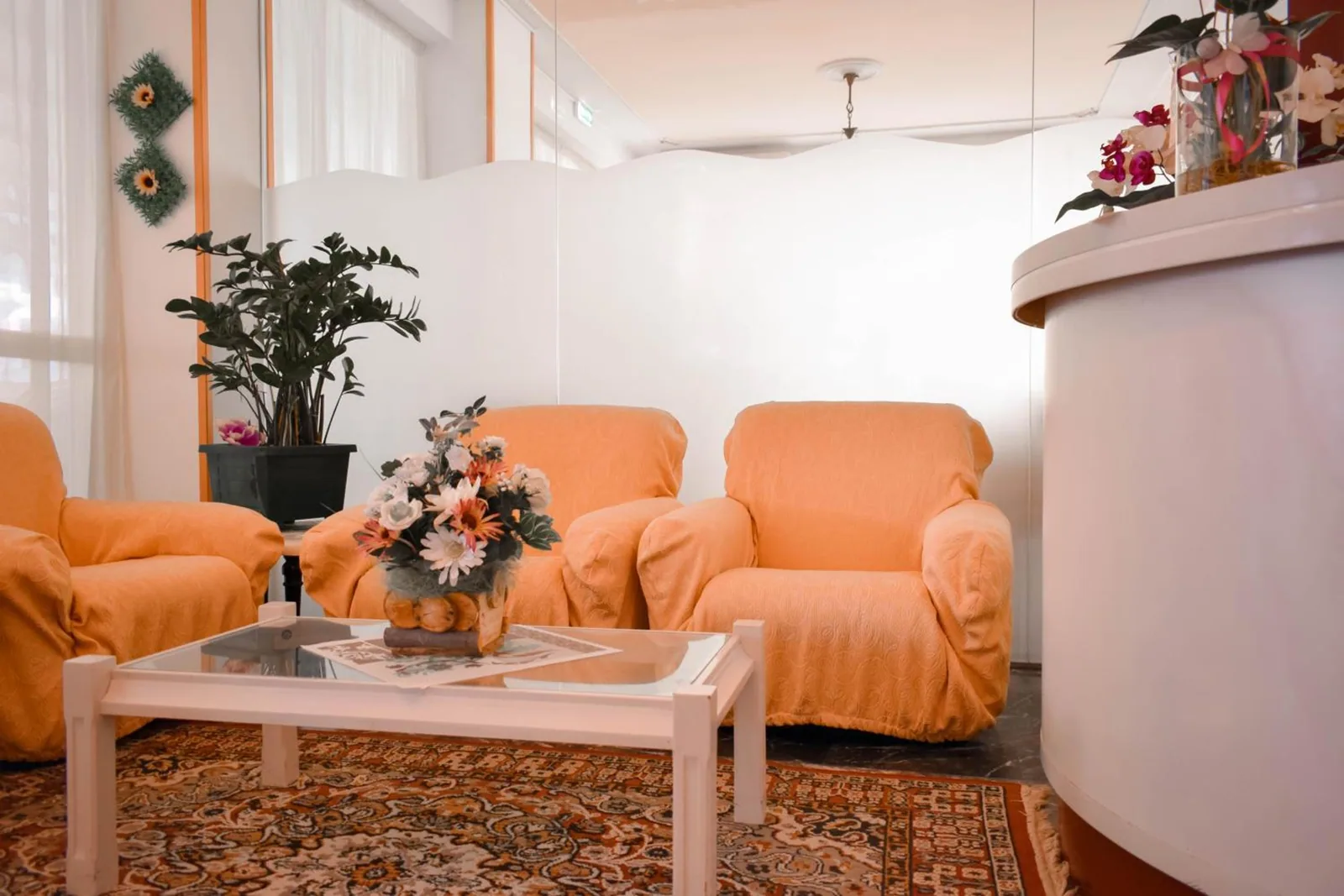 Fotelje i sto u lobiju · Hotel Zeus, Cervia - Pinarella