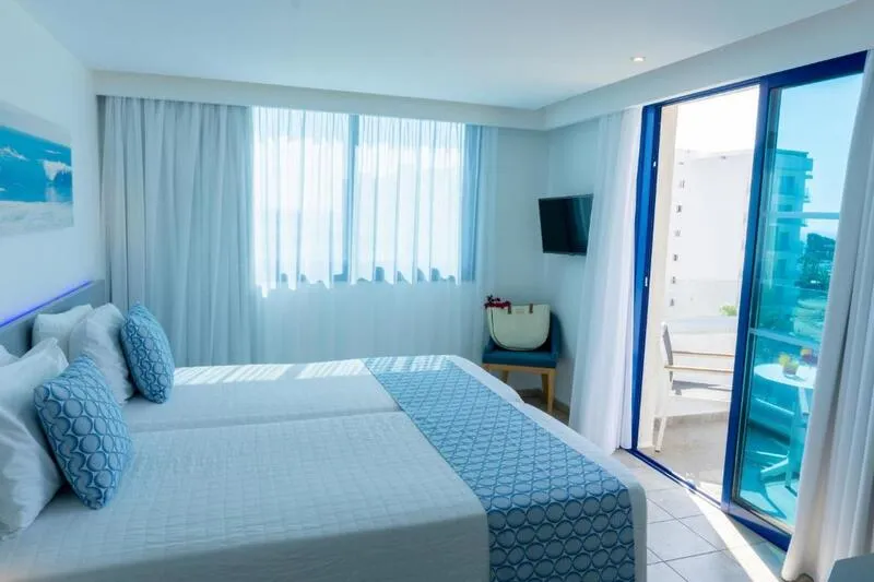 Anonymous Beach Hotel - slika 4