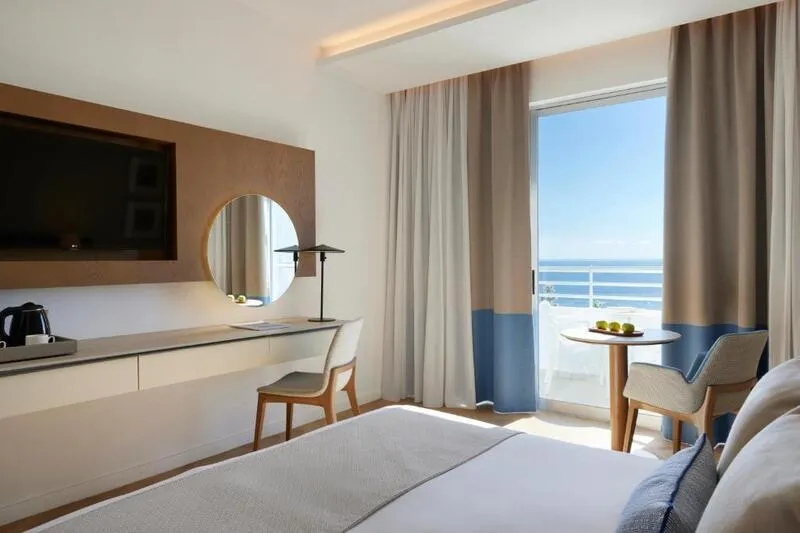 Mediterranean Beach Hotel - slika 5