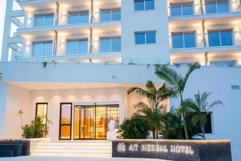 Hotel At Herbal - slika 2