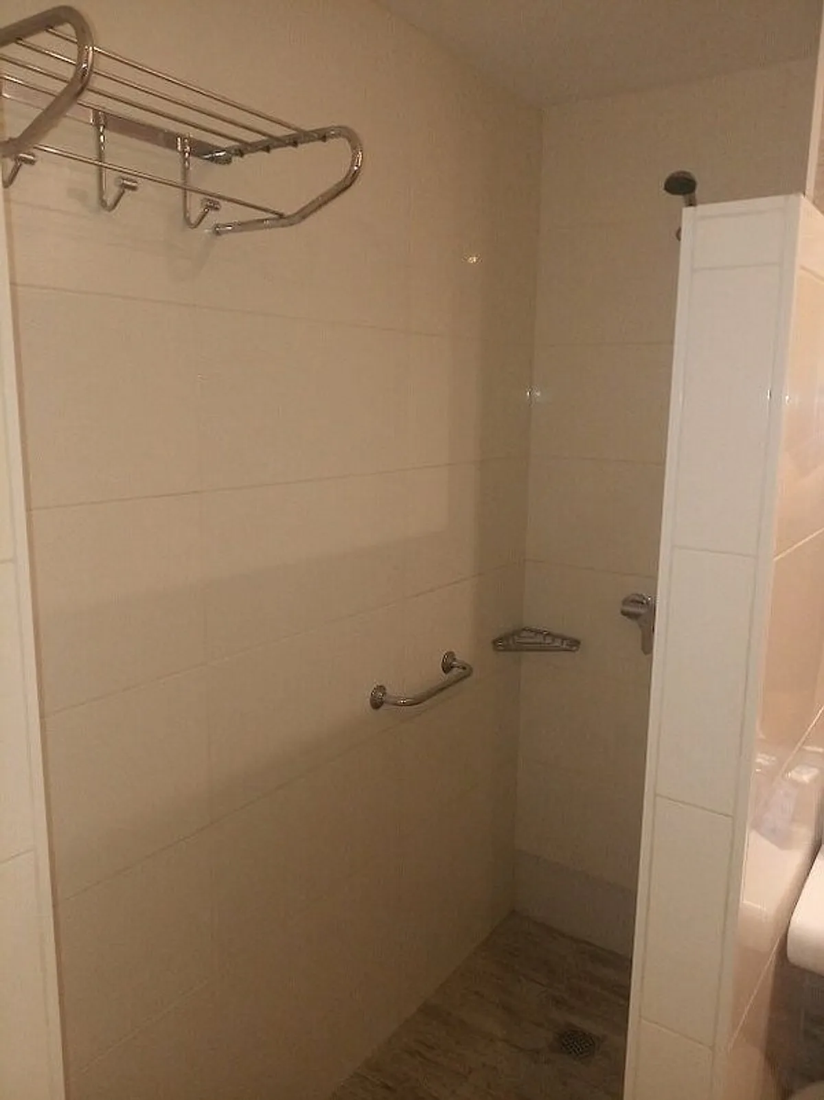 Tuš kabina sa držačem za peškire · Hotel Melina, Benidorm