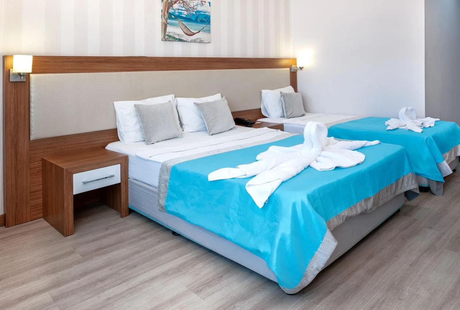 Soba sa bračnim krevetom i dodatnim krevetom · Mesut Hotel, Alanja