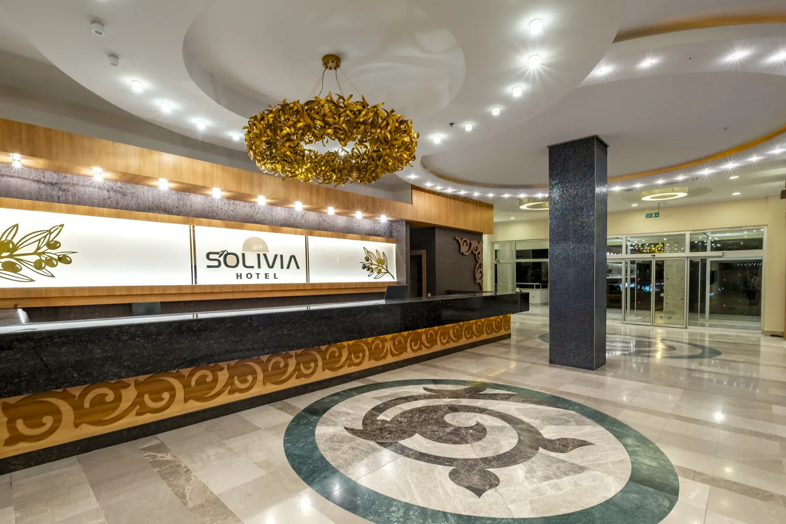 Recepcija sa mozaikom na podu · Solivia Hotel, Alanja