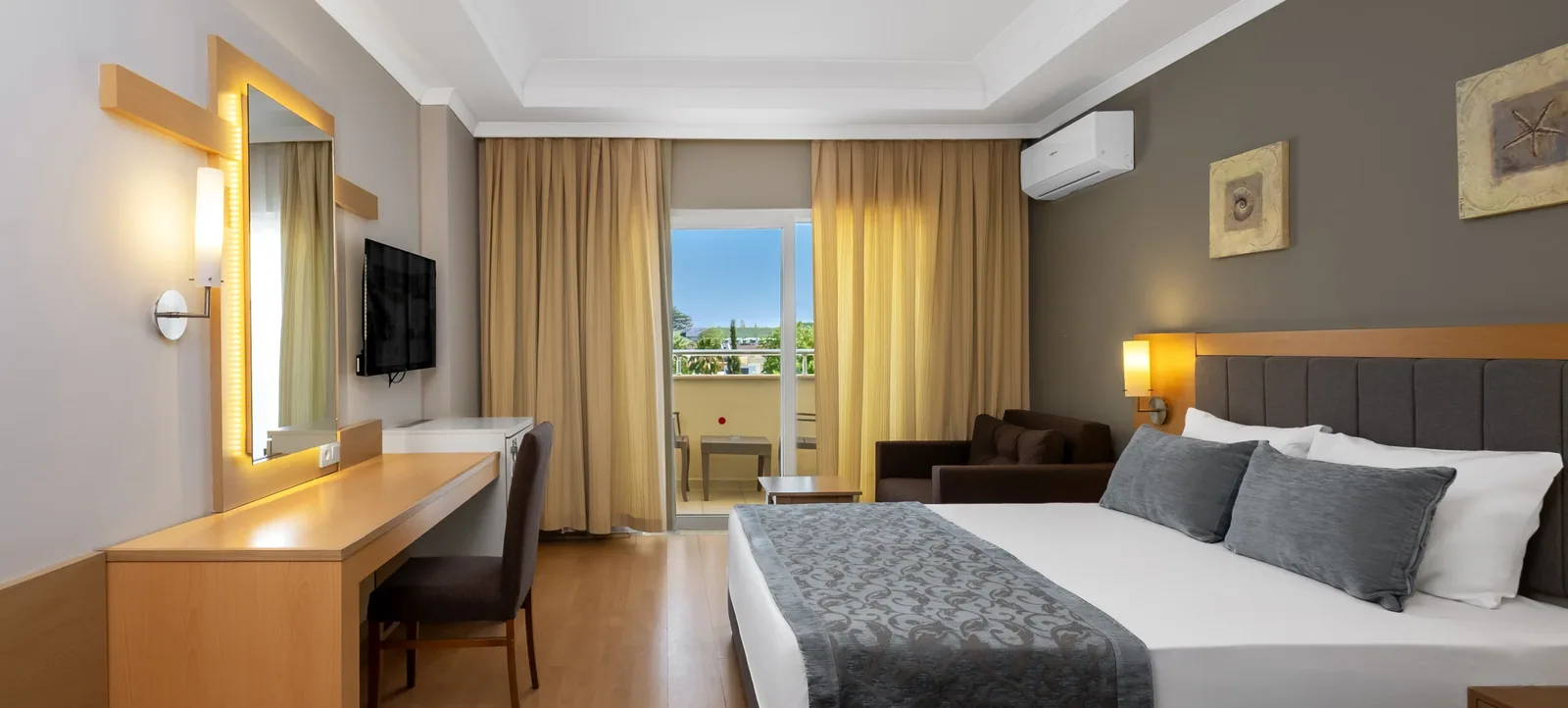 Soba sa bračnim krevetom i izlazom na balkon · Solivia Hotel, Alanja