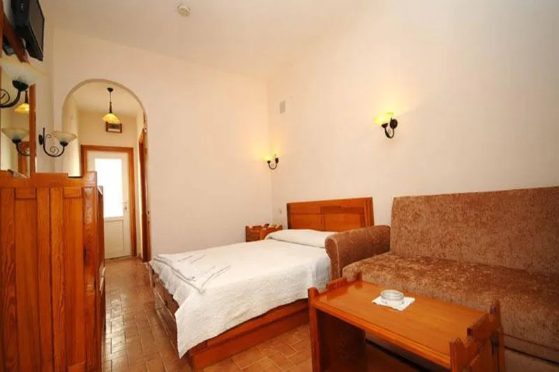 Nagi Beach Hotel - slika 3