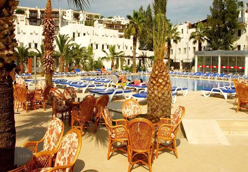 Nagi Beach Hotel - slika 4