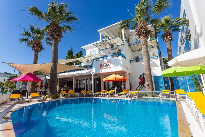 Tiana Moonlight Hotel