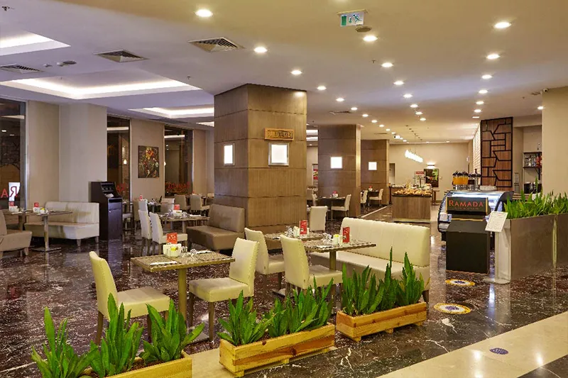 Ramada Plaza Hotel - slika 5