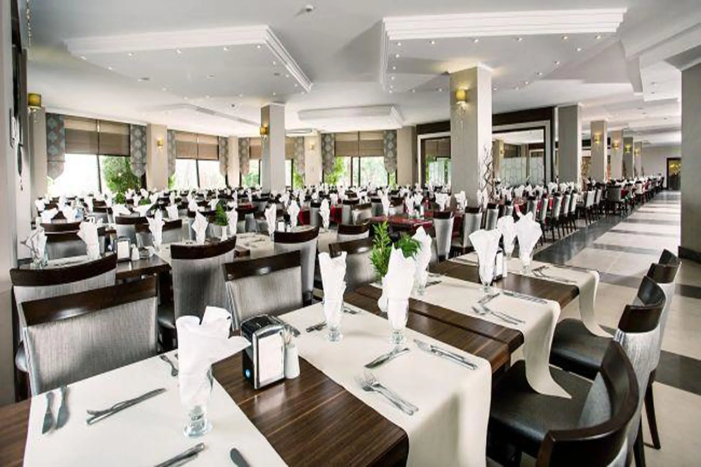 Tusan Beach Resort Hotel - slika 4