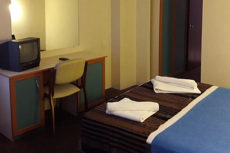 Urgenc Hotel - slika 4